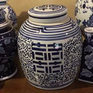 Antique Double happiness Chinese Porcelain Jar chinoiserie